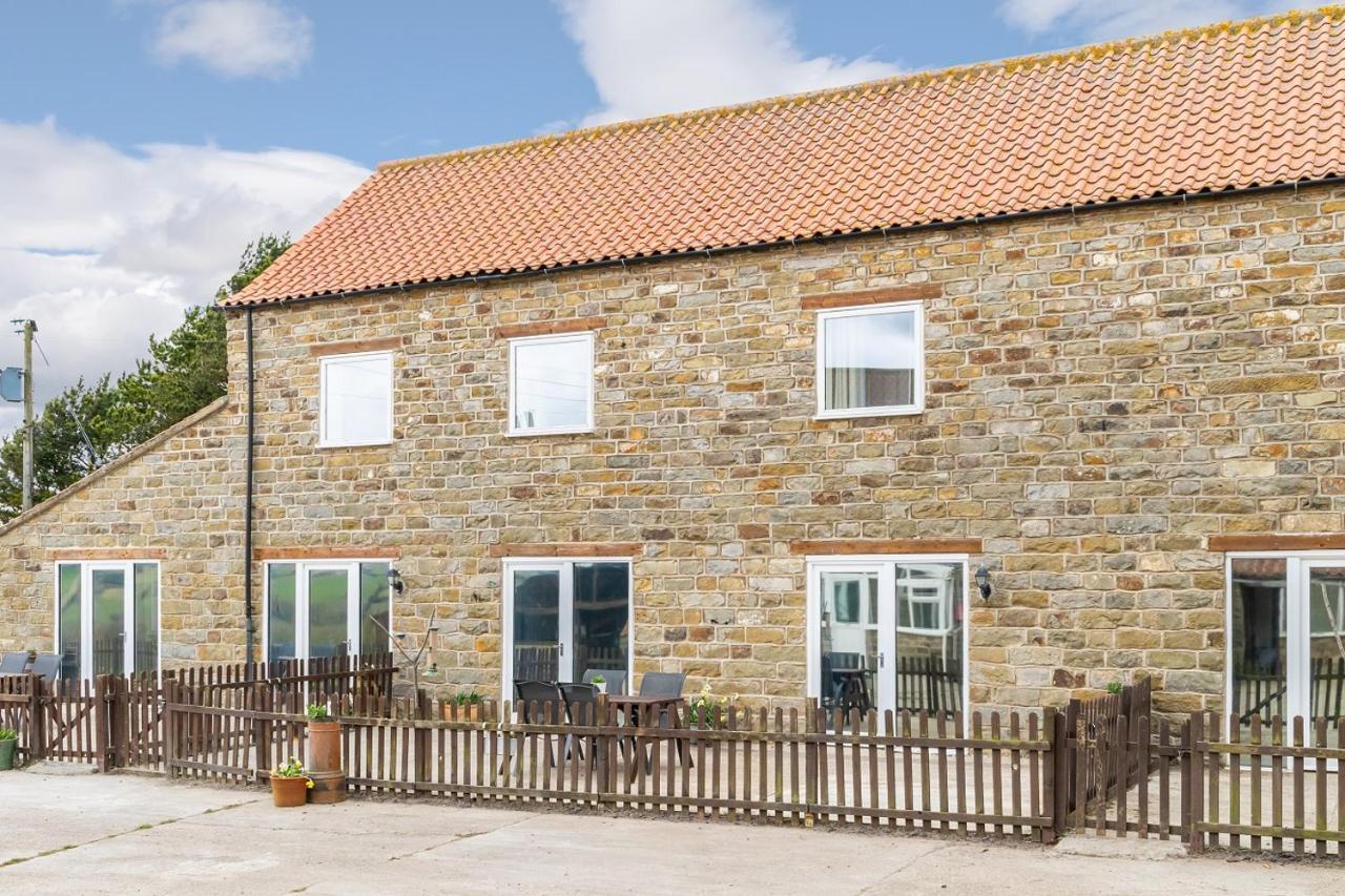 The Grainary Cottages Scarborough Exterior photo